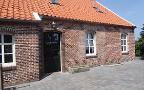 Ferienwohnung Elise im Gulfhof am Kanal
